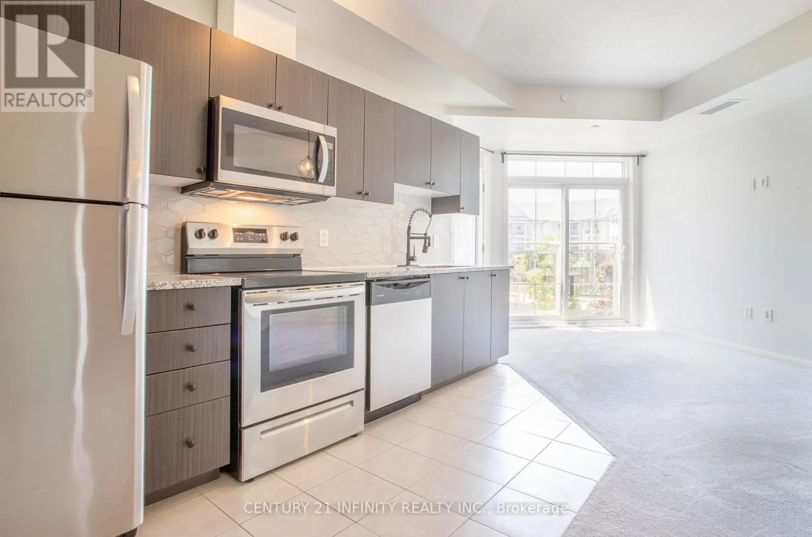 201 - 80 ASPEN SPRINGS DRIVE, #201