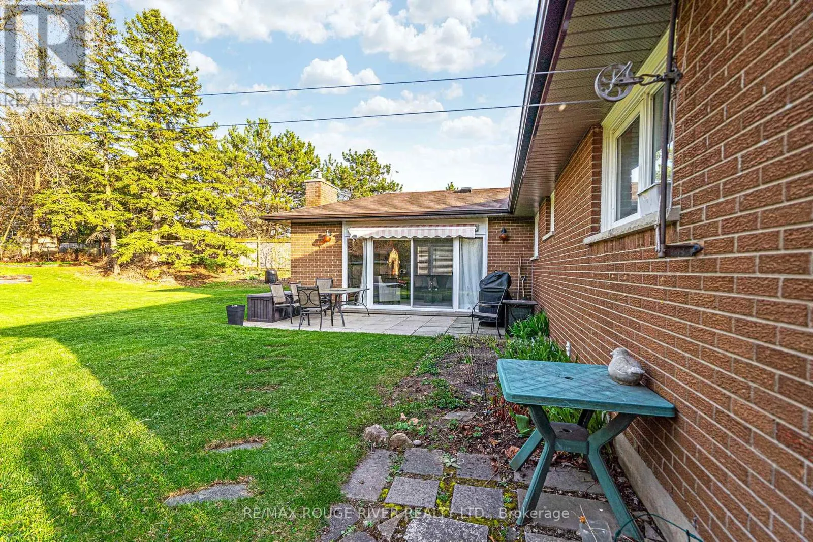133 ELIZABETH CRESCENT
