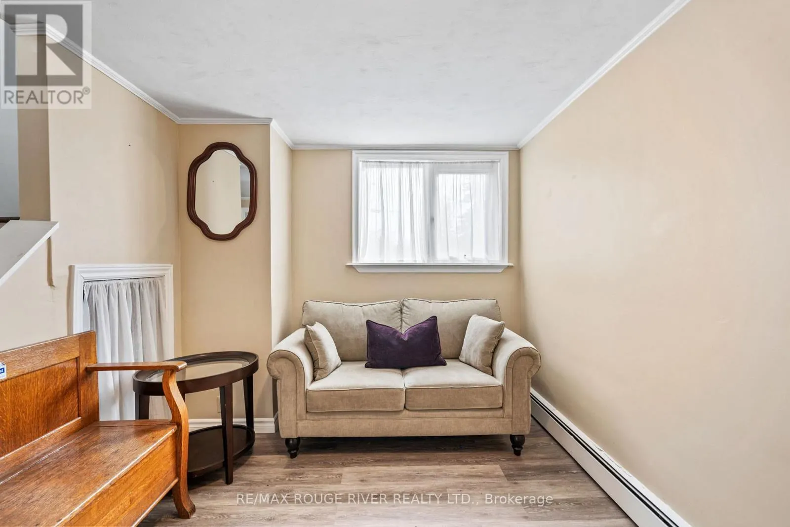 133 ELIZABETH CRESCENT