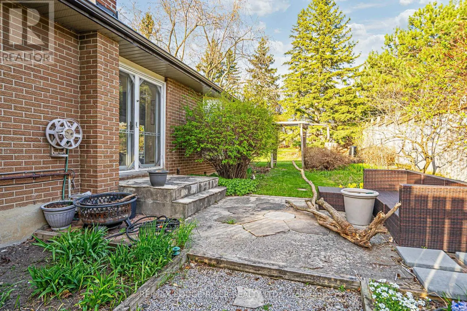 133 ELIZABETH CRESCENT