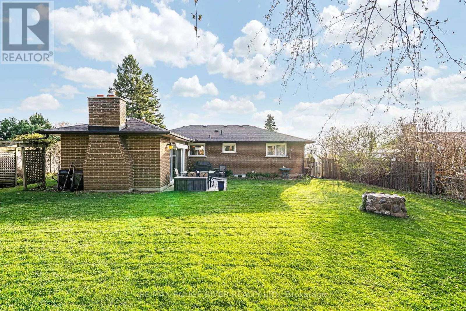 133 ELIZABETH CRESCENT