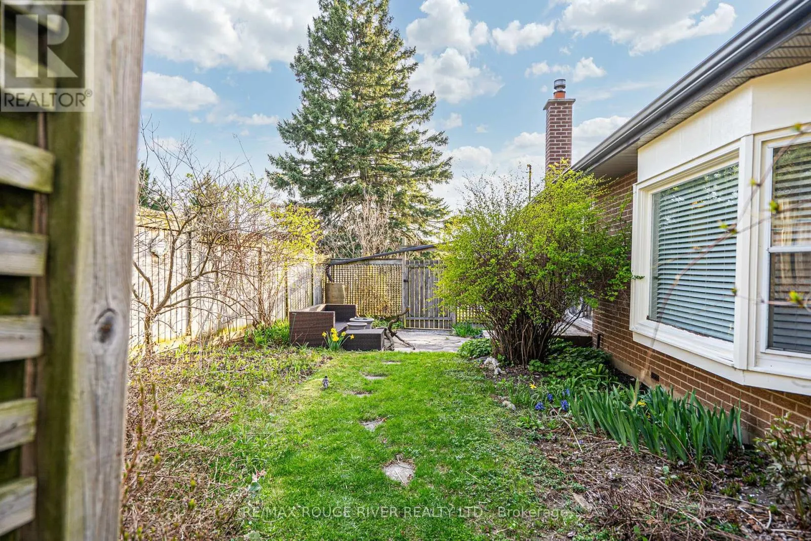 133 ELIZABETH CRESCENT