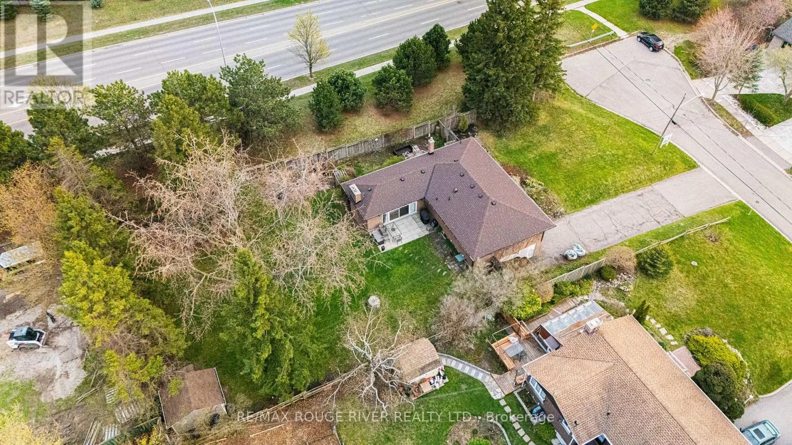133 ELIZABETH CRESCENT
