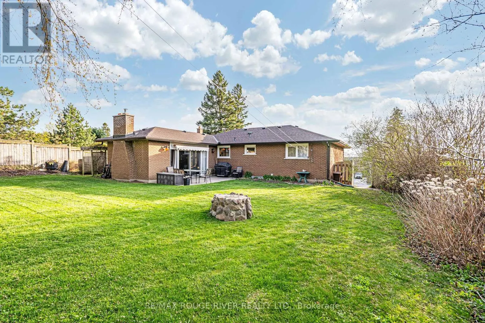 133 ELIZABETH CRESCENT