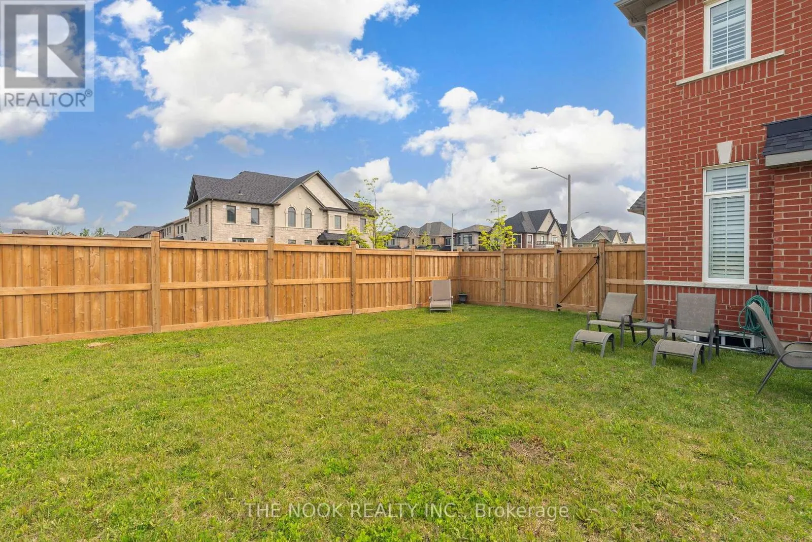 110 WAMSLEY CRESCENT