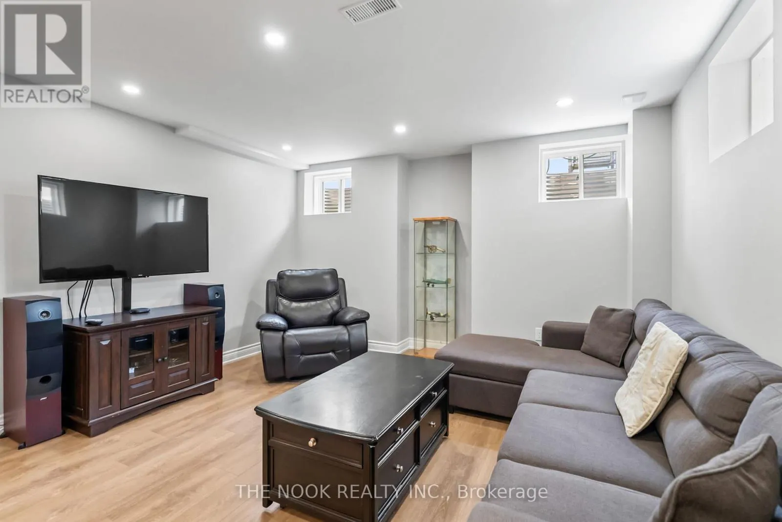 110 WAMSLEY CRESCENT