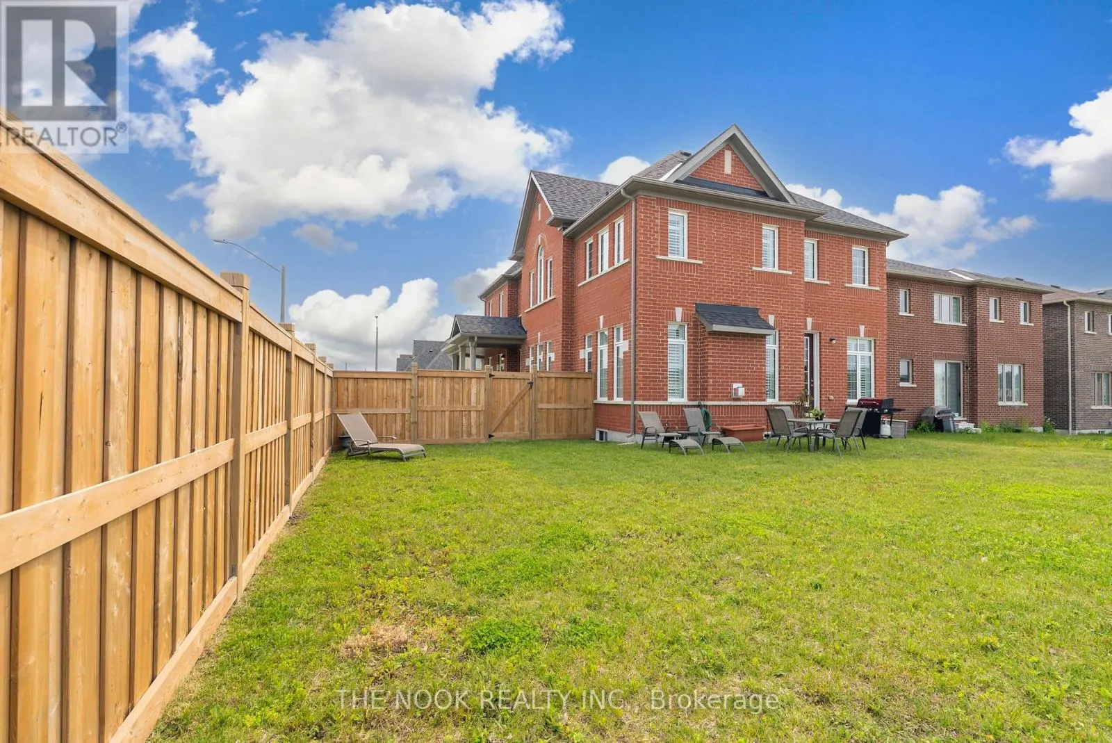 110 WAMSLEY CRESCENT
