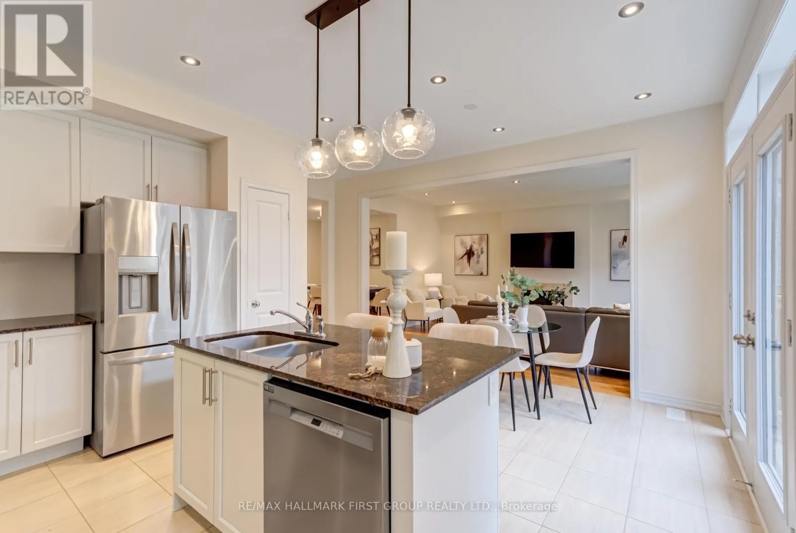 1206 CHATEAU COURT