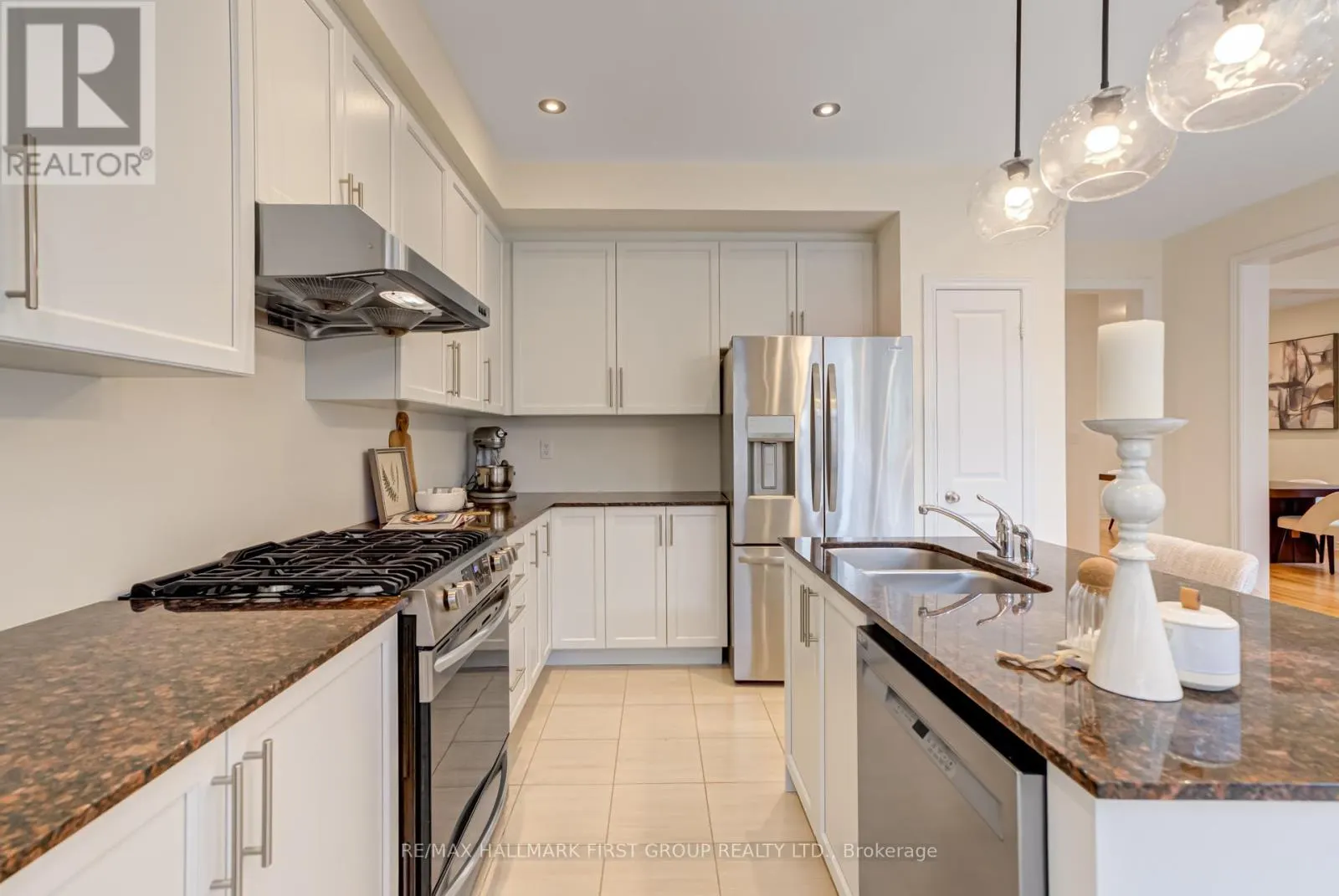1206 CHATEAU COURT