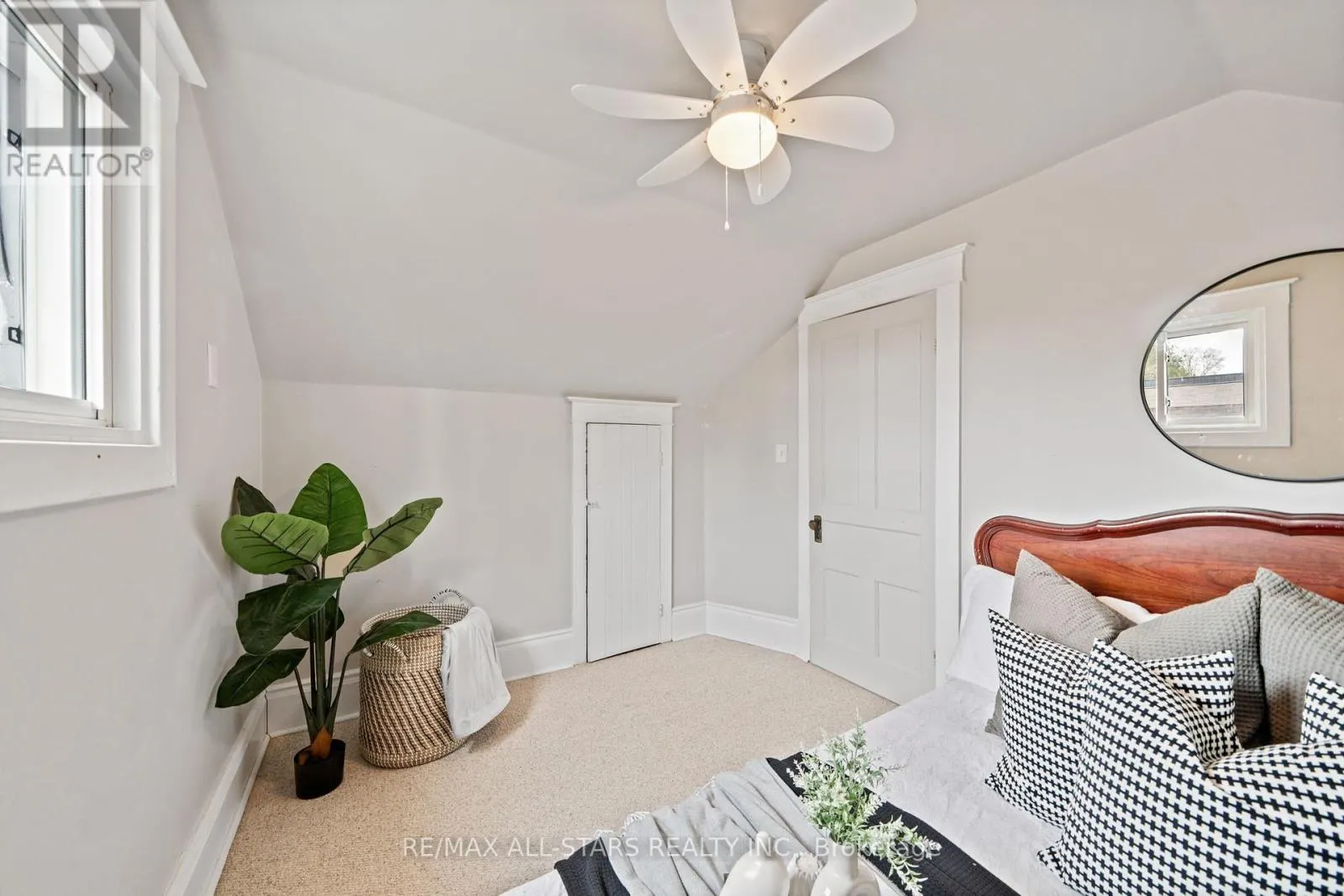 2 HENRIETTA STREET