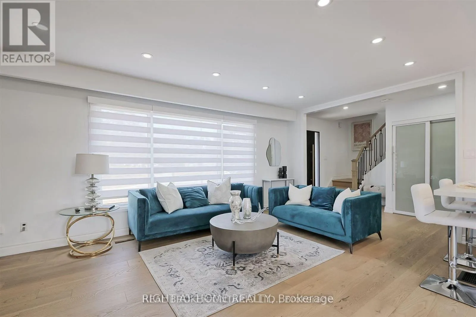 UPPER-778 ASHLEY COURT