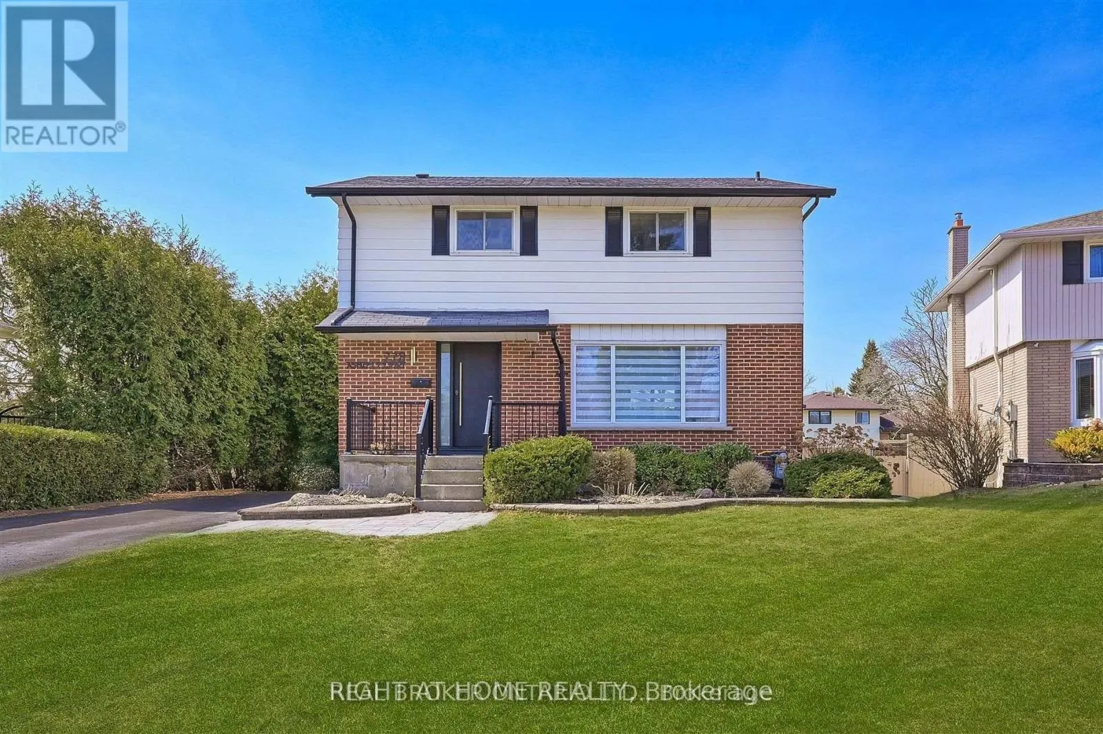UPPER-778 ASHLEY COURT