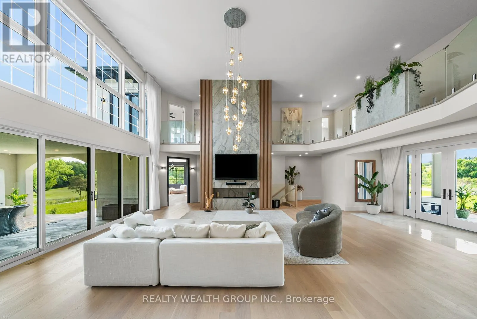 105 FRANKLIN CRESCENT