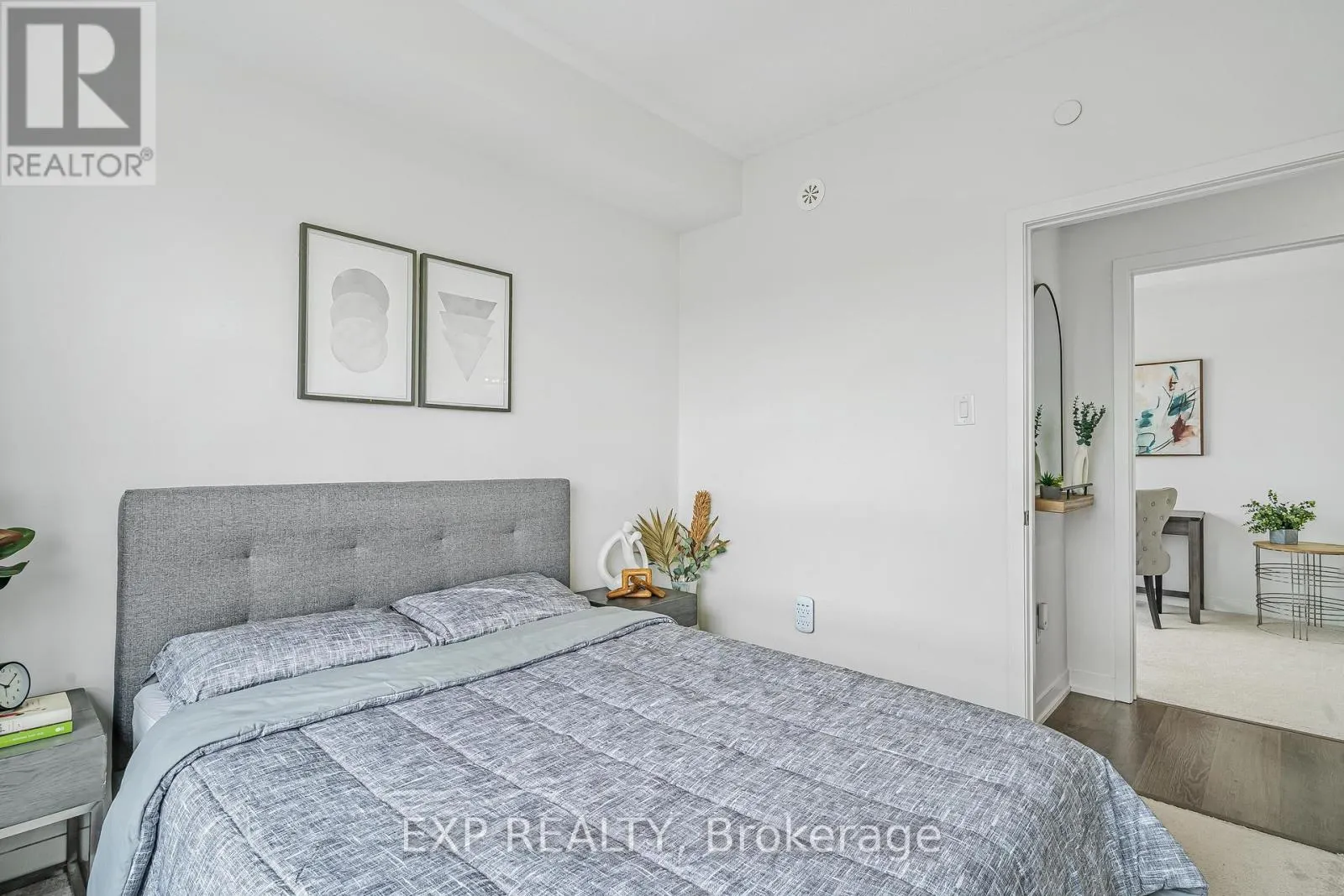404 - 20 ORCHID PLACE DRIVE