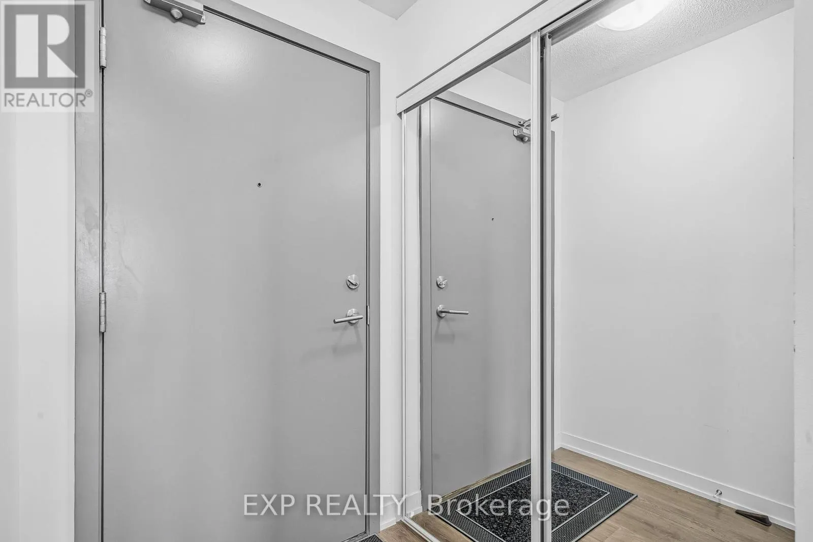 404 - 20 ORCHID PLACE DRIVE