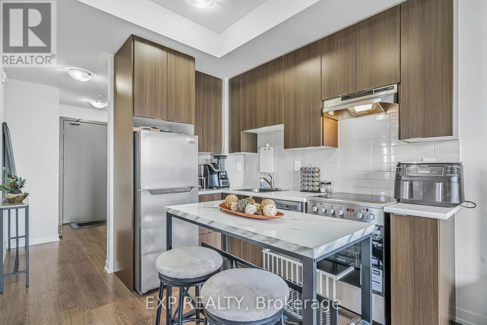 404 - 20 ORCHID PLACE DRIVE