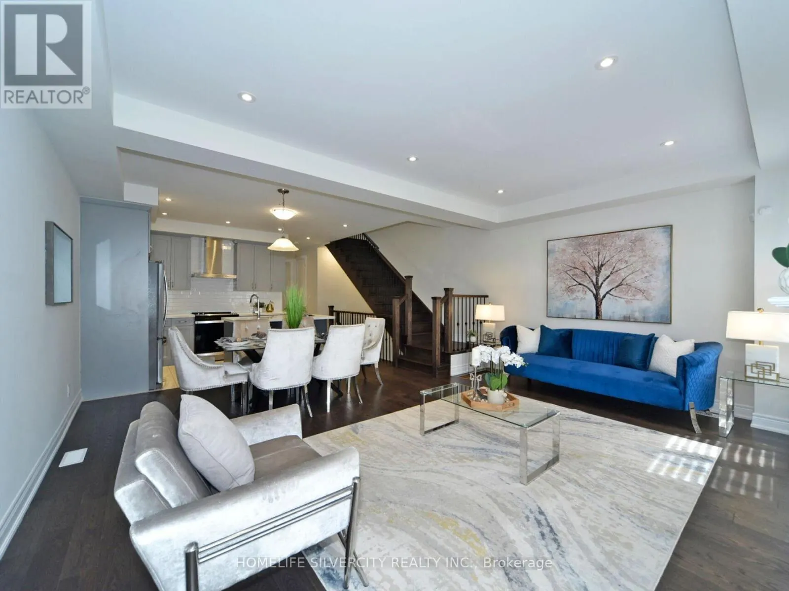 92 DEER RIDGE CRESCENT