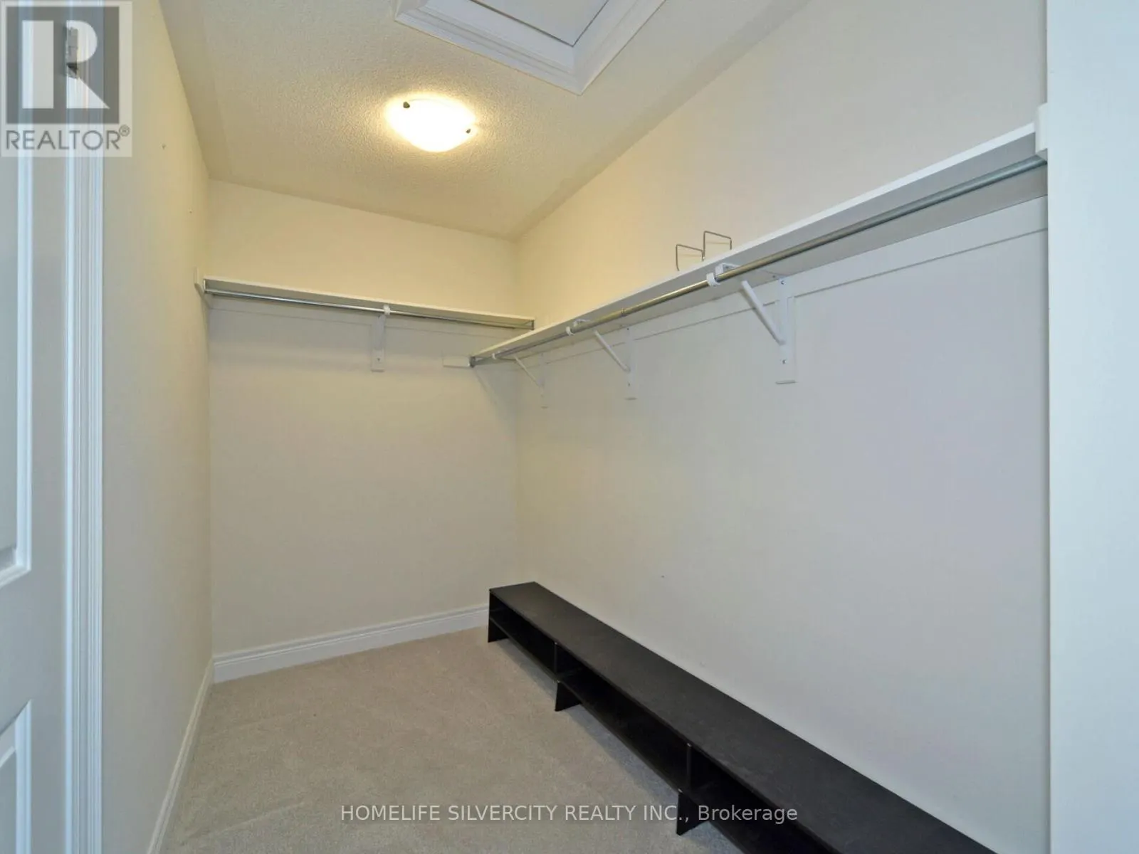 92 DEER RIDGE CRESCENT