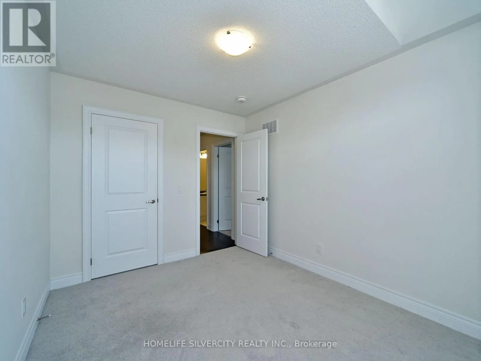 92 DEER RIDGE CRESCENT