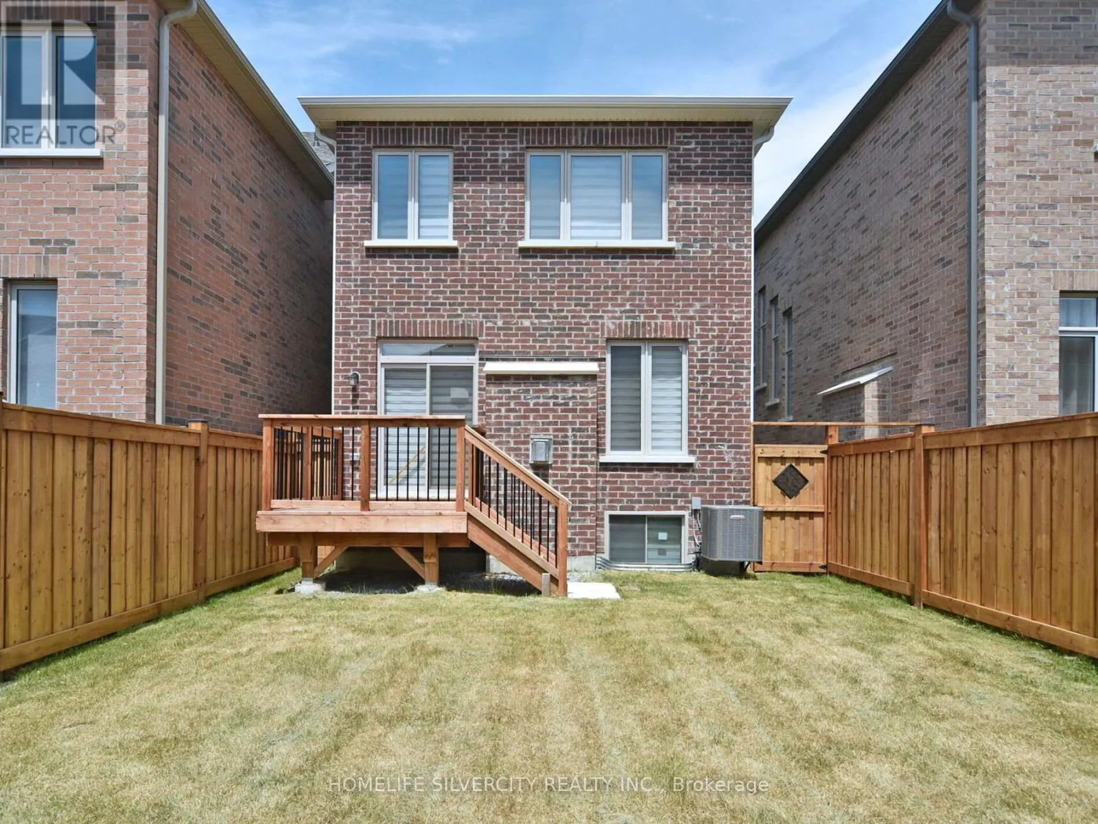 92 DEER RIDGE CRESCENT