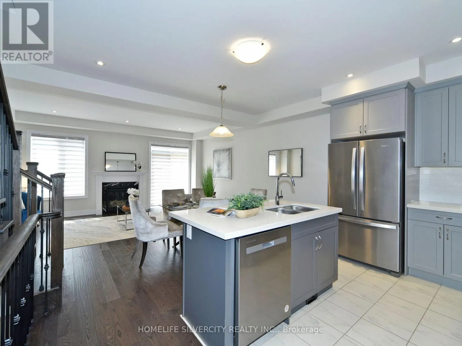 92 DEER RIDGE CRESCENT