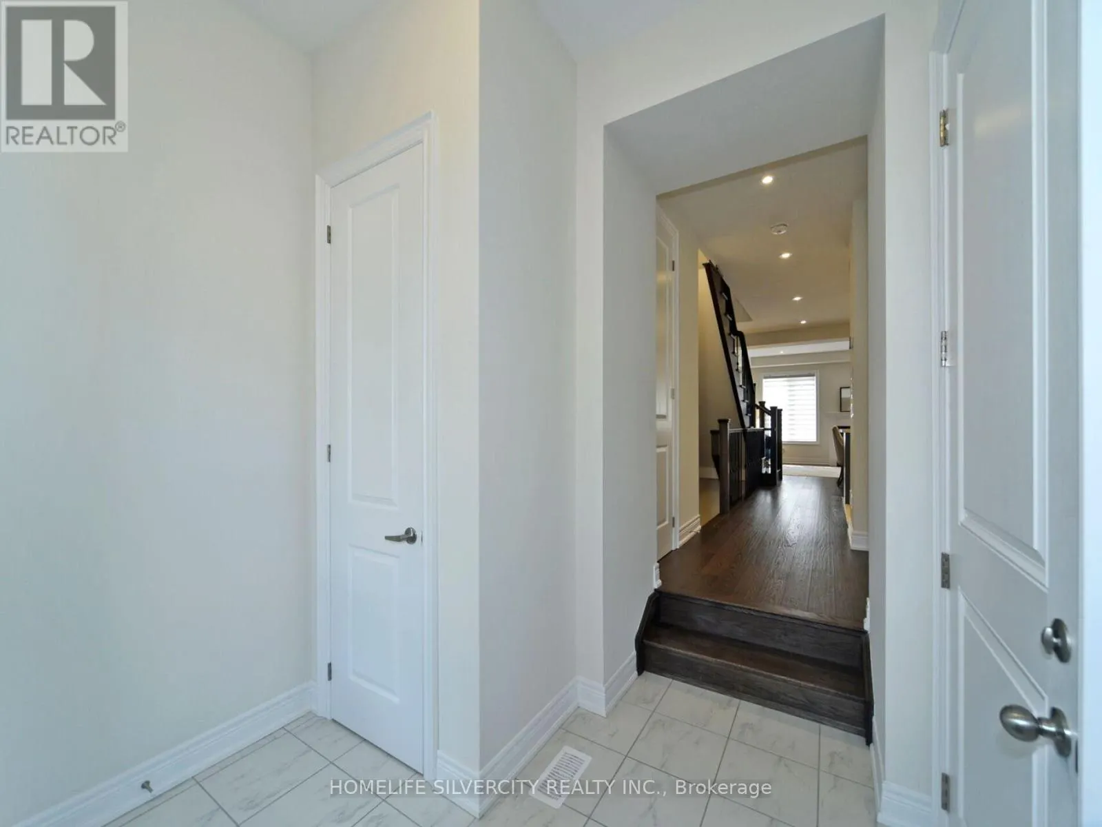 92 DEER RIDGE CRESCENT