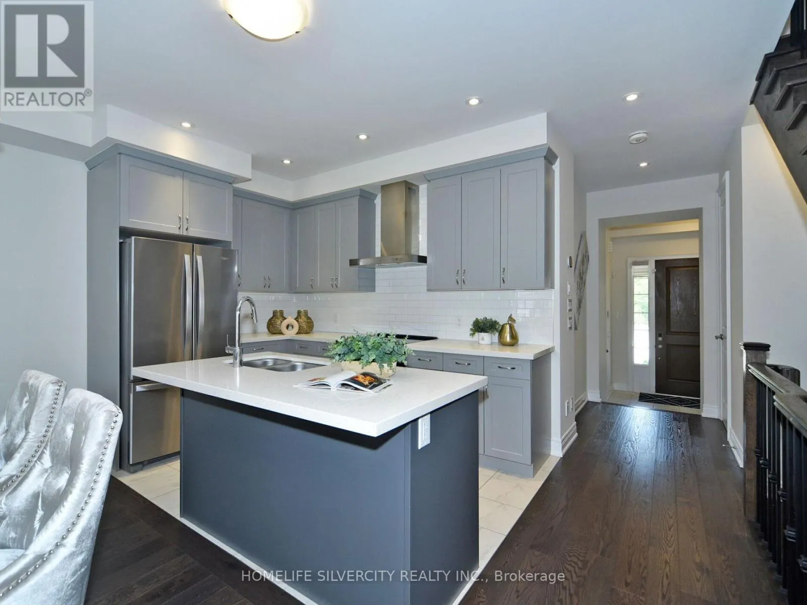 92 DEER RIDGE CRESCENT