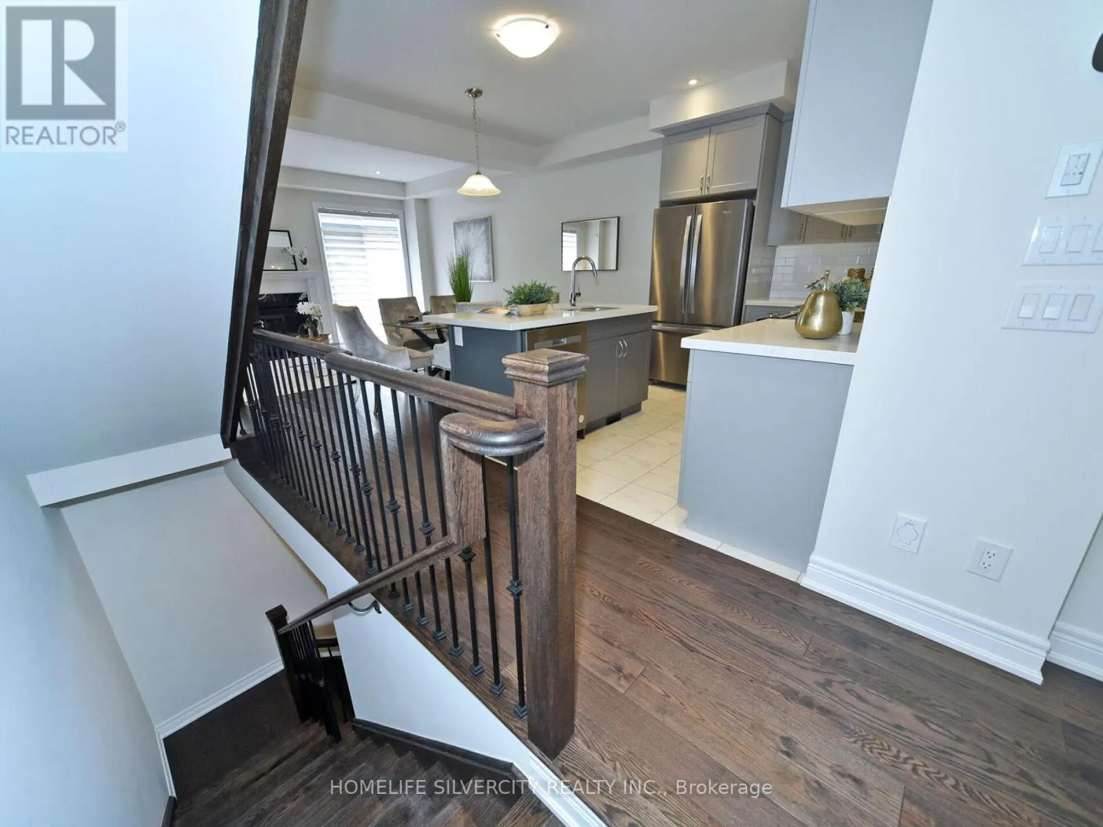 92 DEER RIDGE CRESCENT