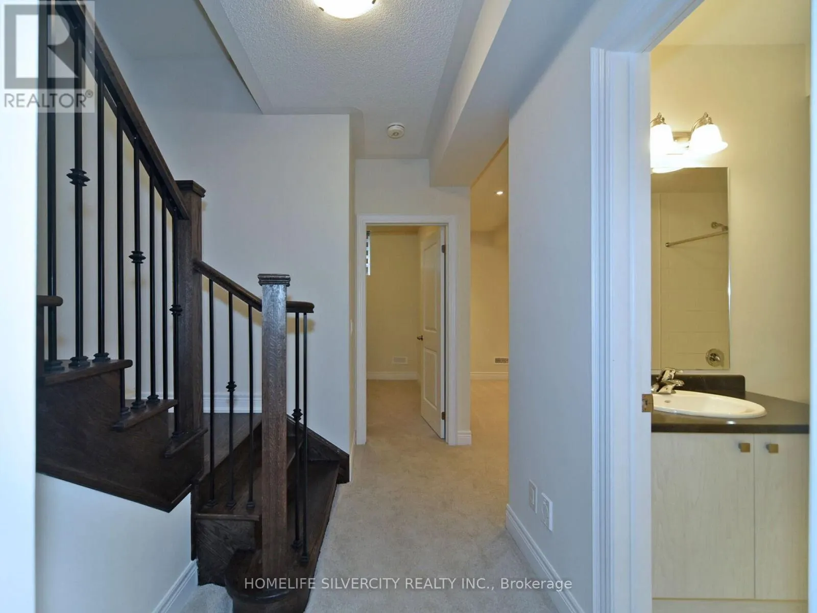 92 DEER RIDGE CRESCENT