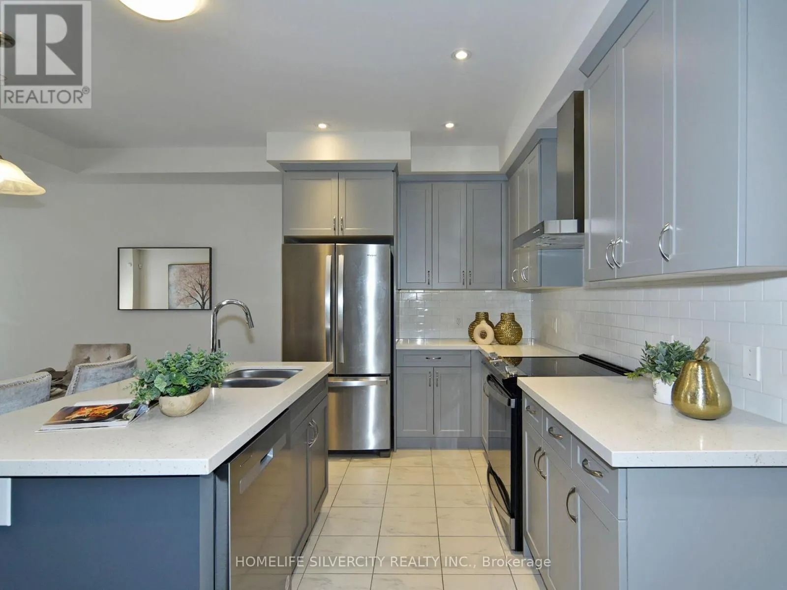 92 DEER RIDGE CRESCENT