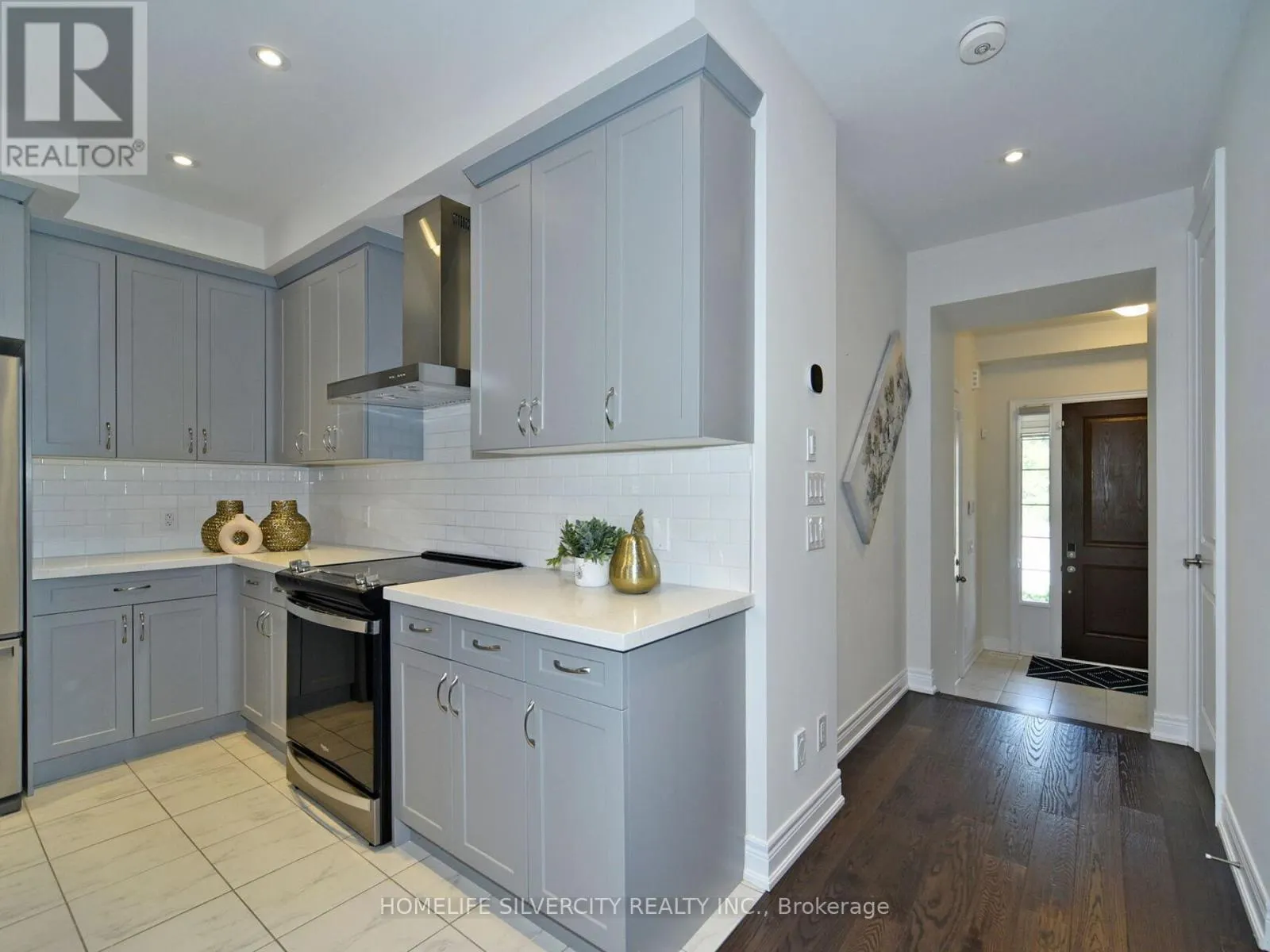 92 DEER RIDGE CRESCENT