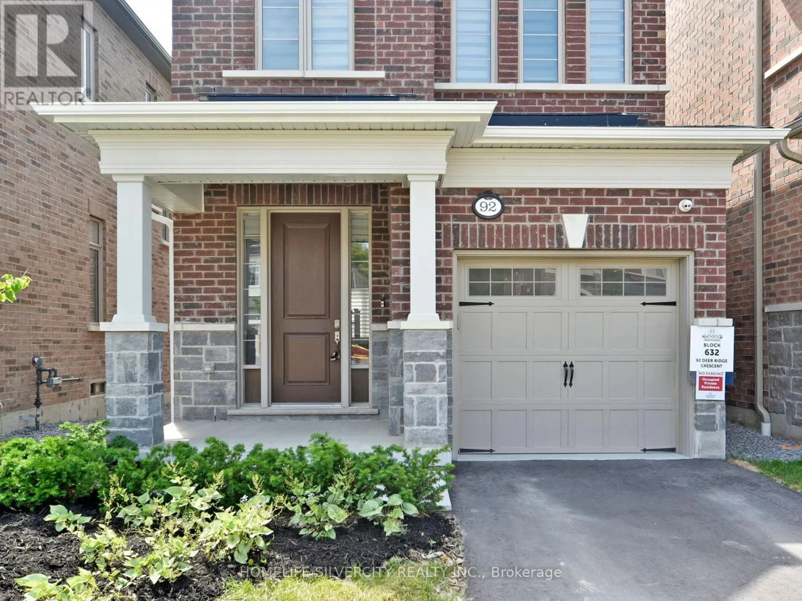 92 DEER RIDGE CRESCENT