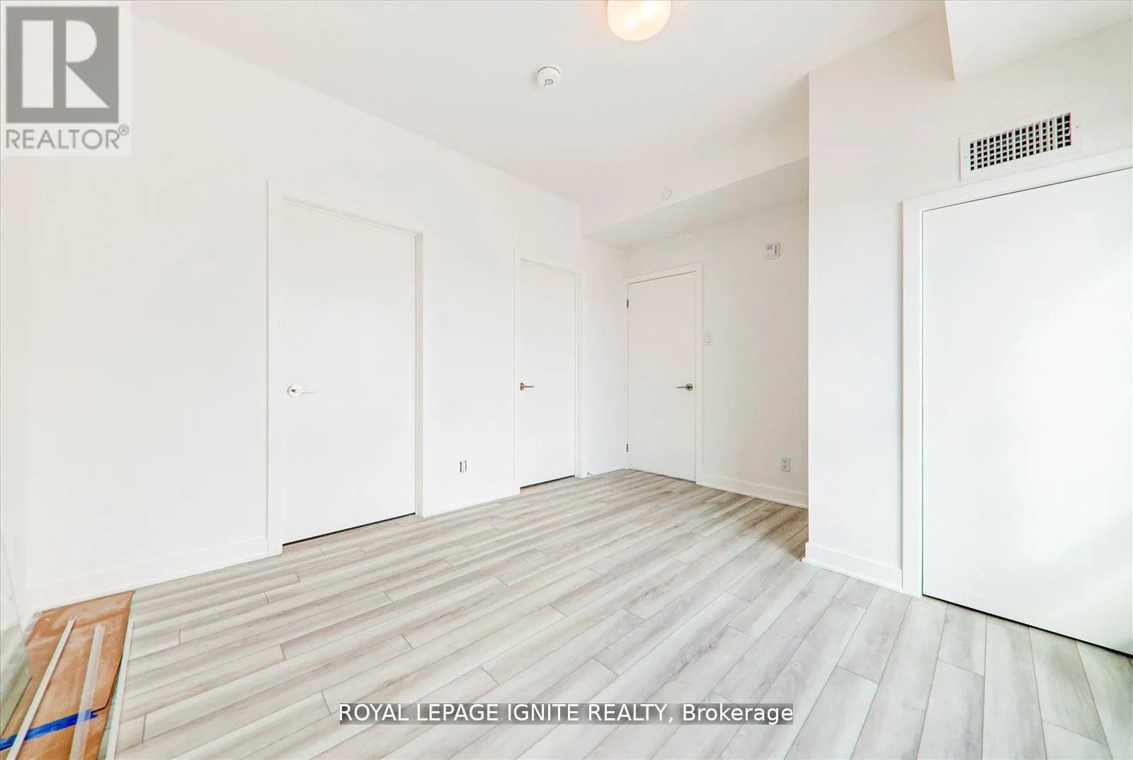 1103 - 55 CLARINGTON BOULEVARD