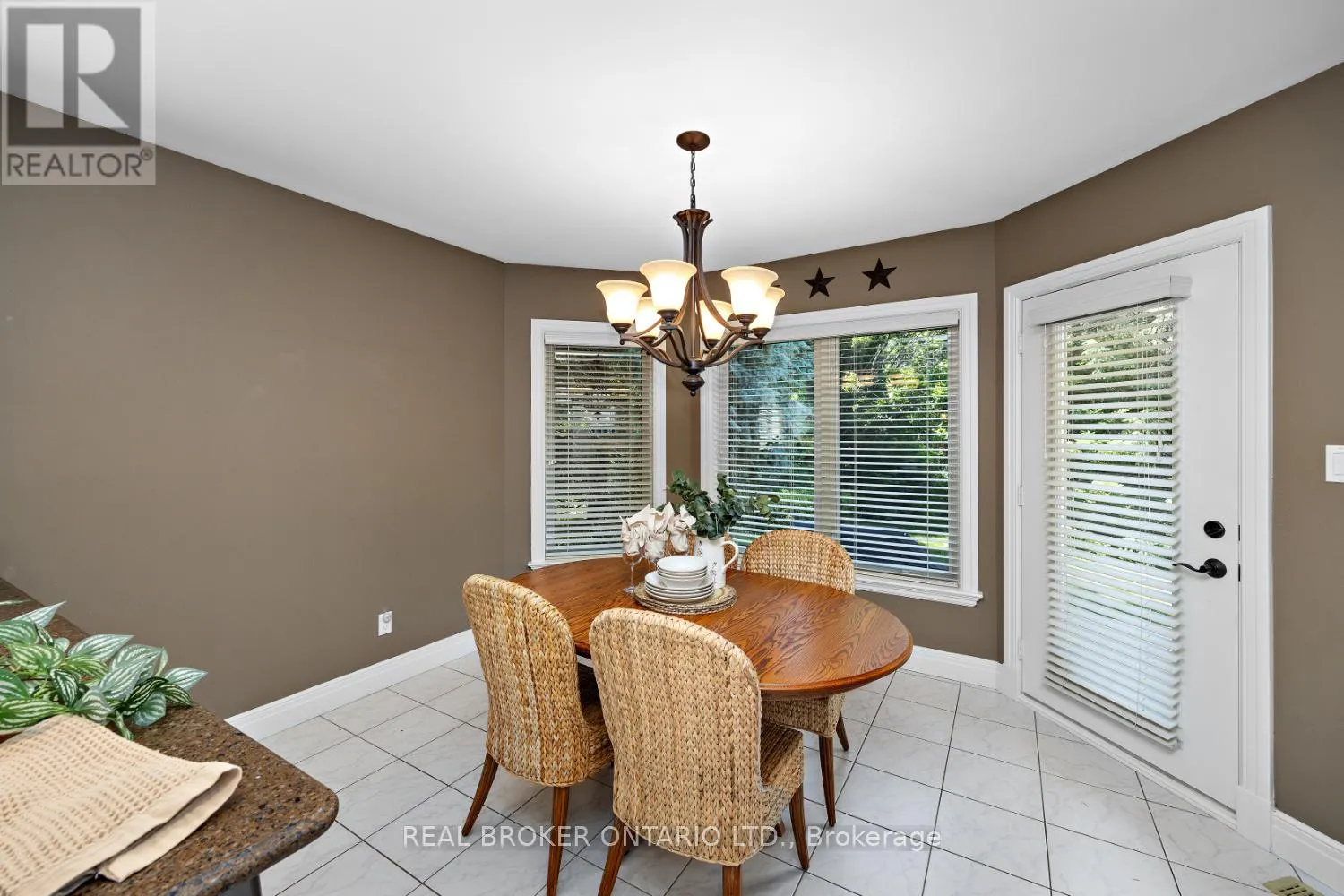 24 WORTHINGTON DRIVE