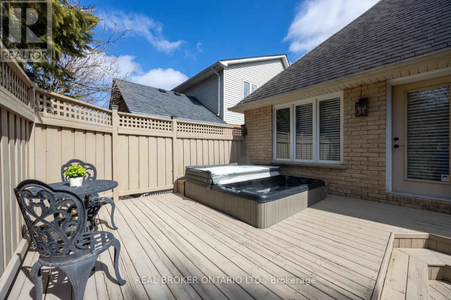 24 WORTHINGTON DRIVE