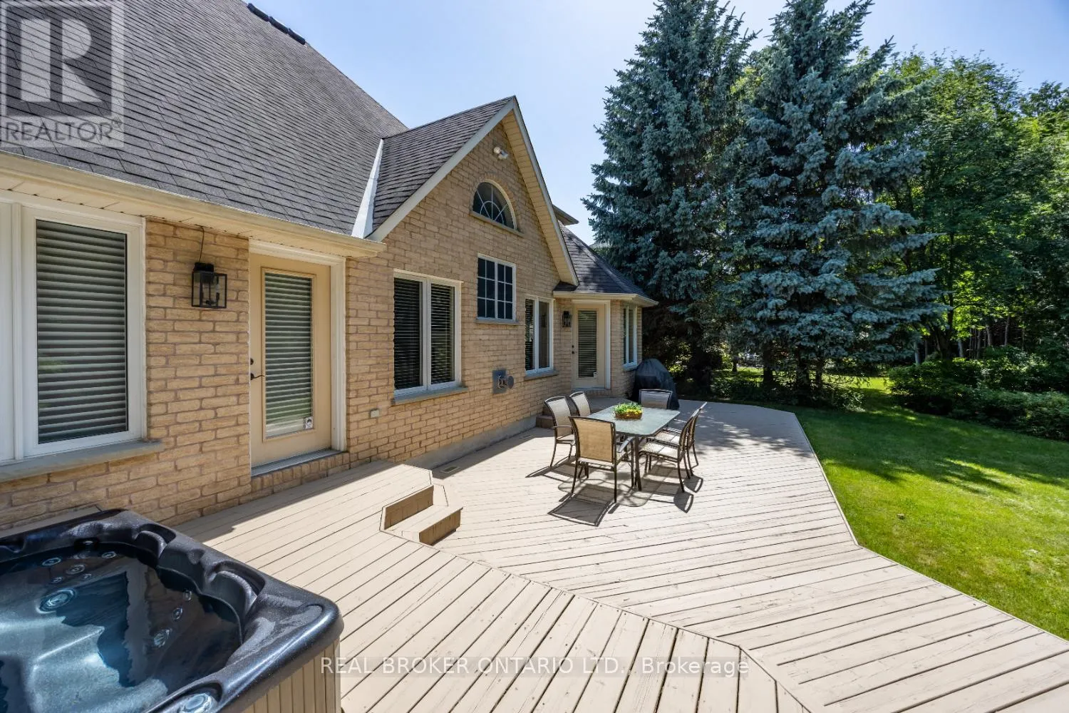 24 WORTHINGTON DRIVE