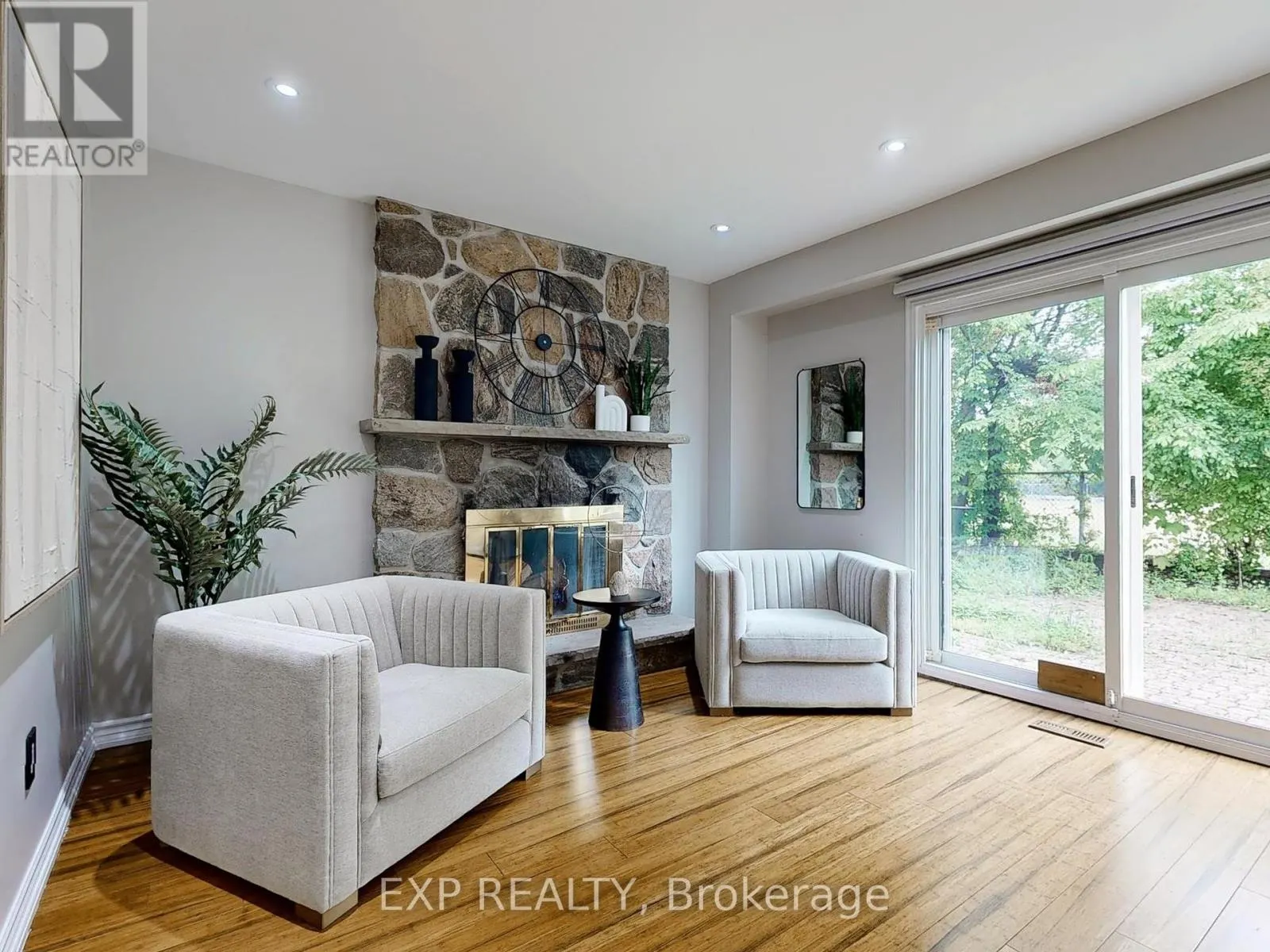 19 KENSCOTT ROAD