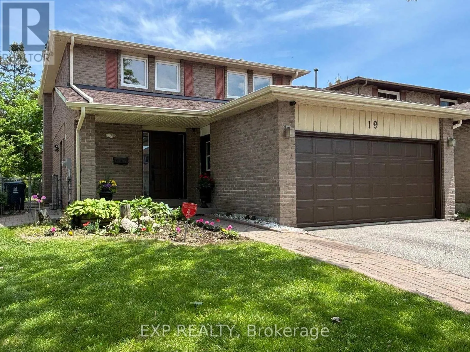19 KENSCOTT ROAD