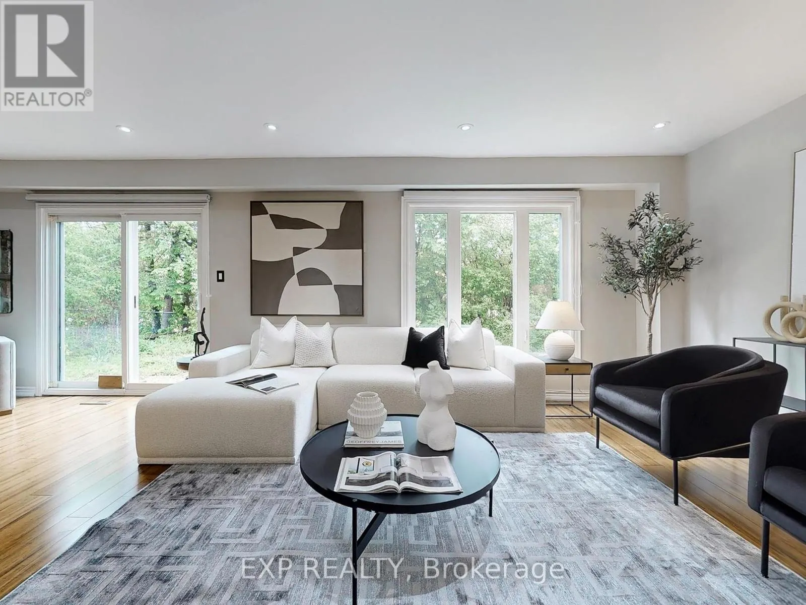19 KENSCOTT ROAD