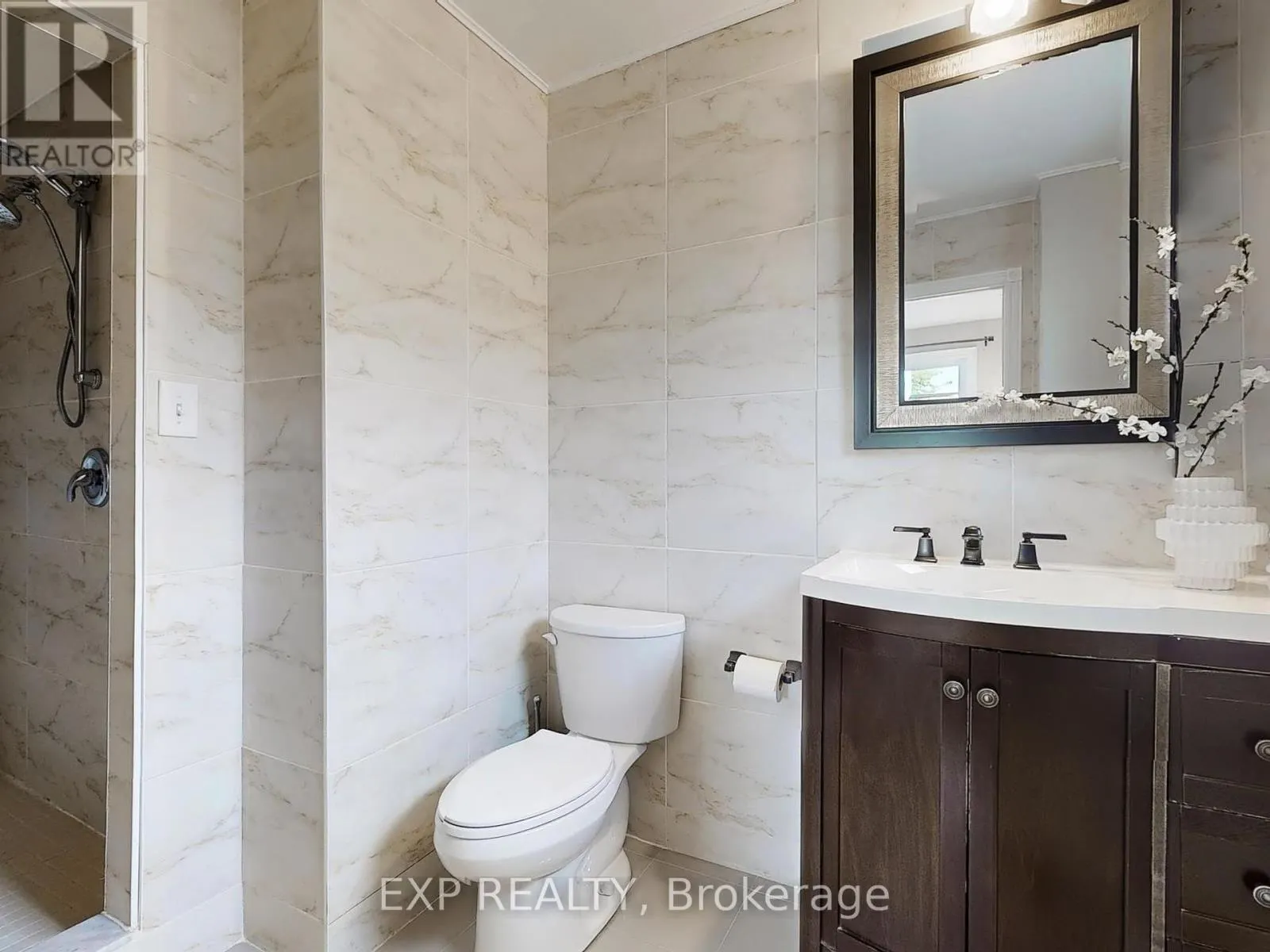 19 KENSCOTT ROAD