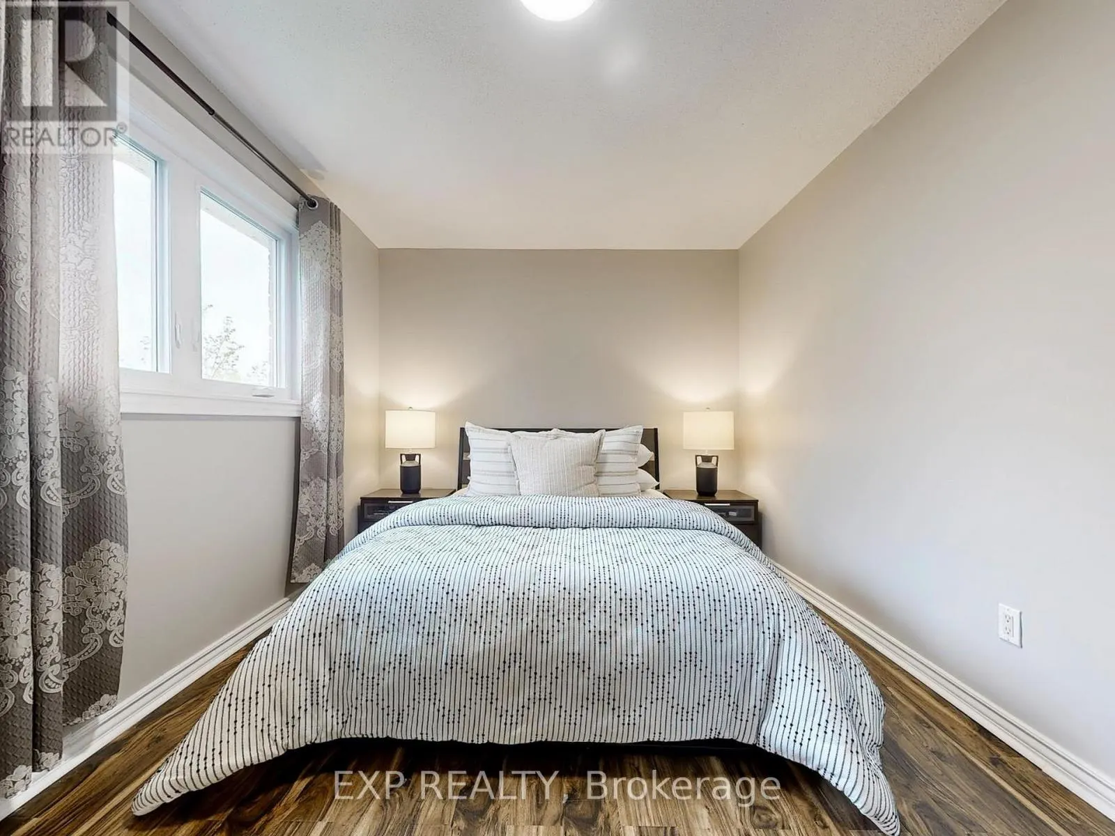 19 KENSCOTT ROAD