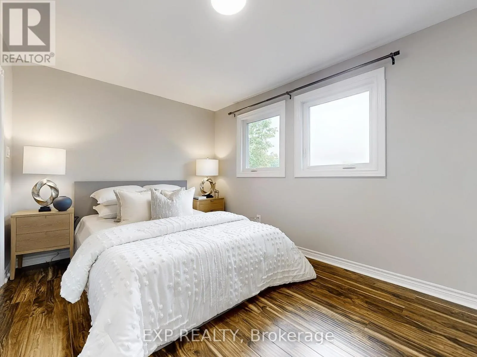 19 KENSCOTT ROAD