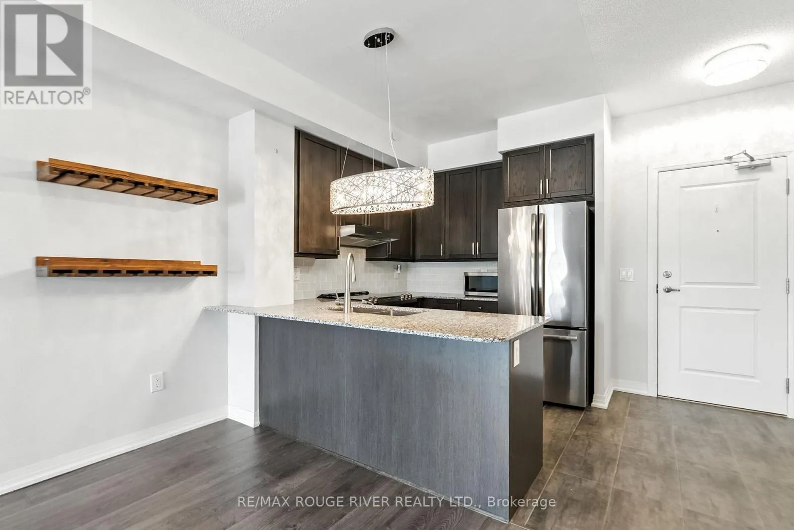 206 - 70 SHIPWAY AVENUE, #206