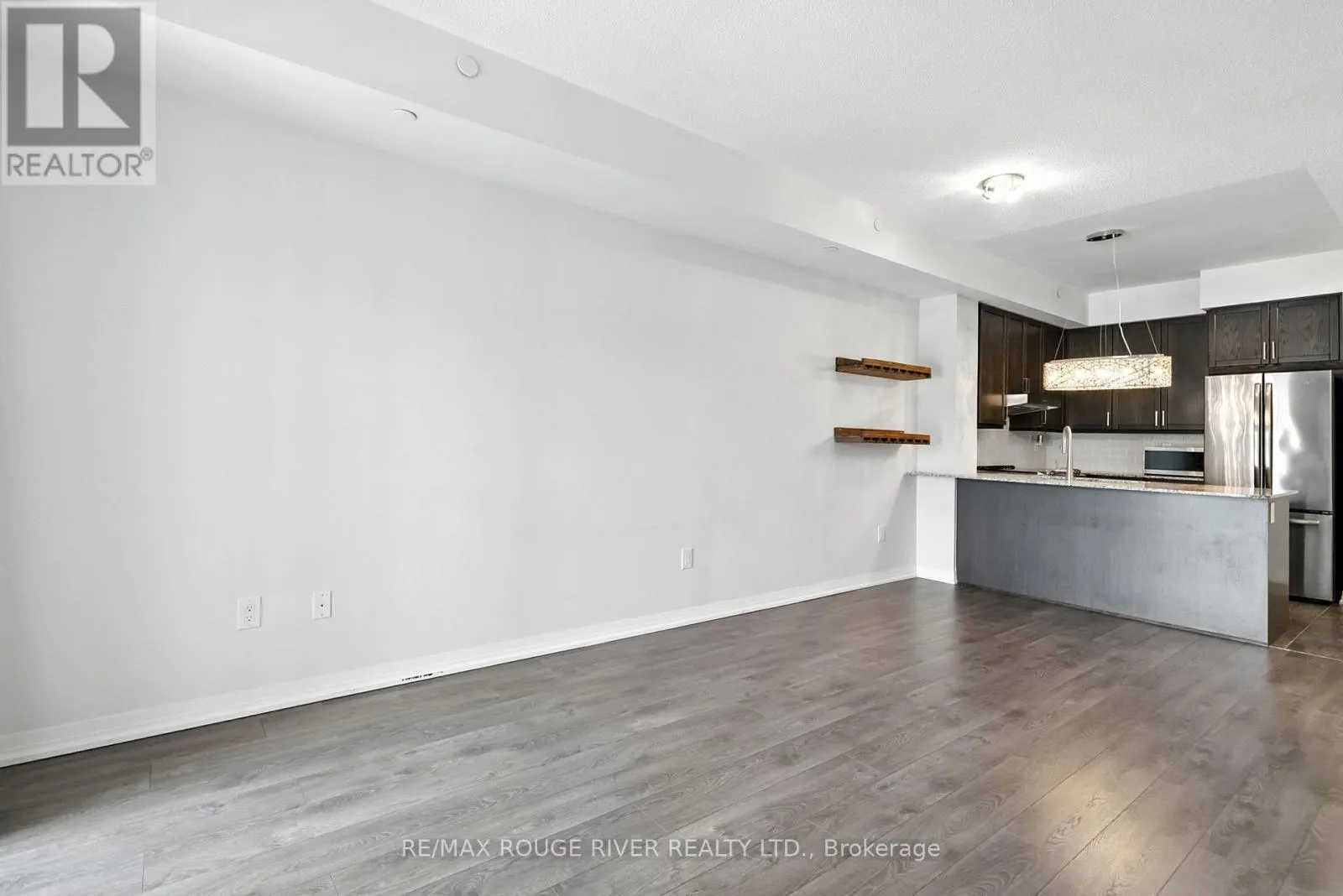 206 - 70 SHIPWAY AVENUE, #206