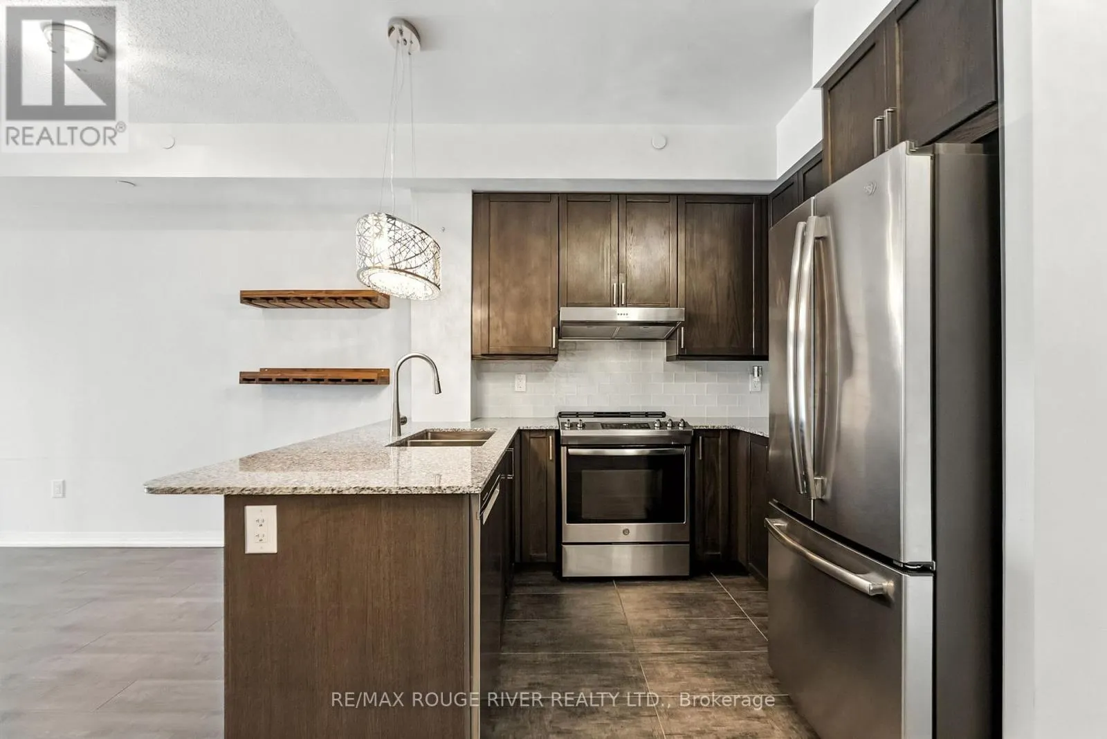 206 - 70 SHIPWAY AVENUE, #206