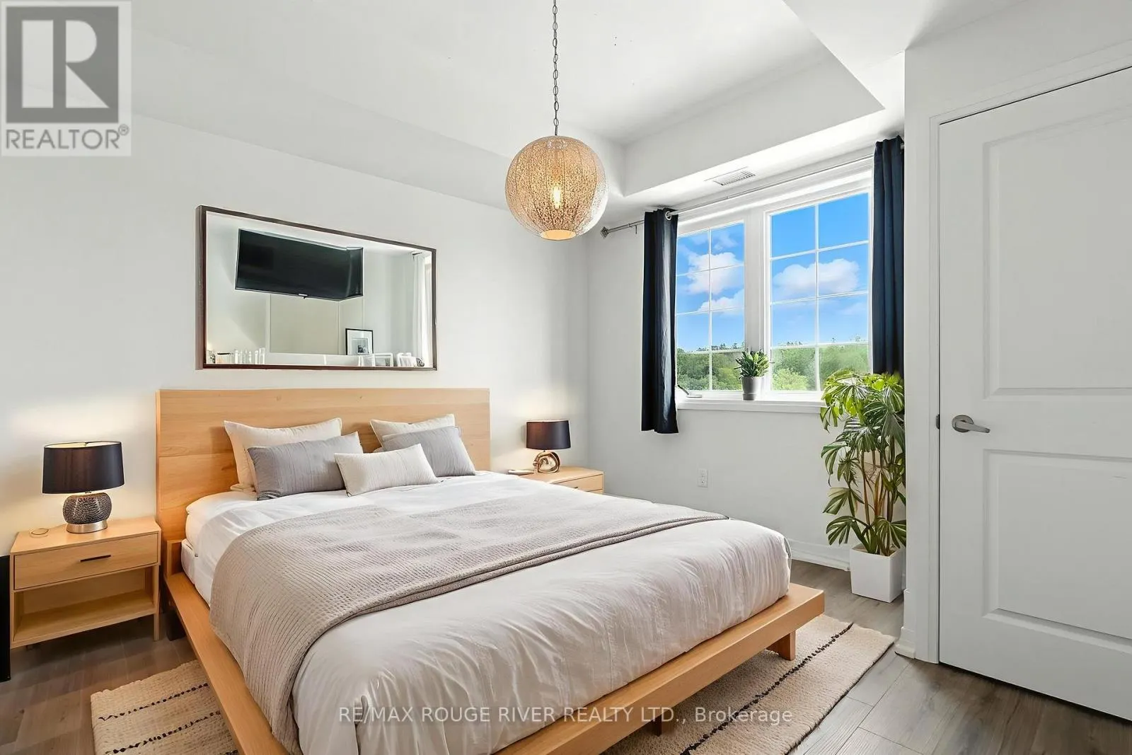 206 - 70 SHIPWAY AVENUE, #206