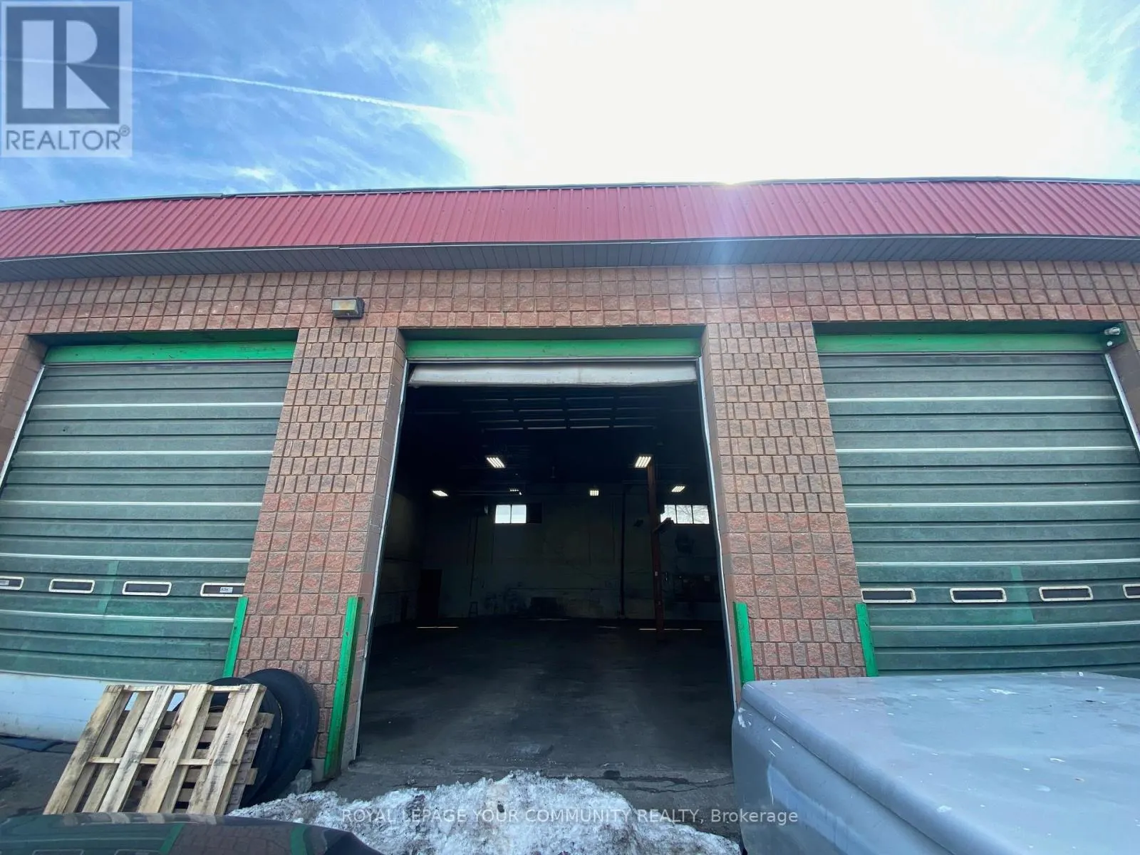 UNIT 3 - 1035 BROCK ROAD