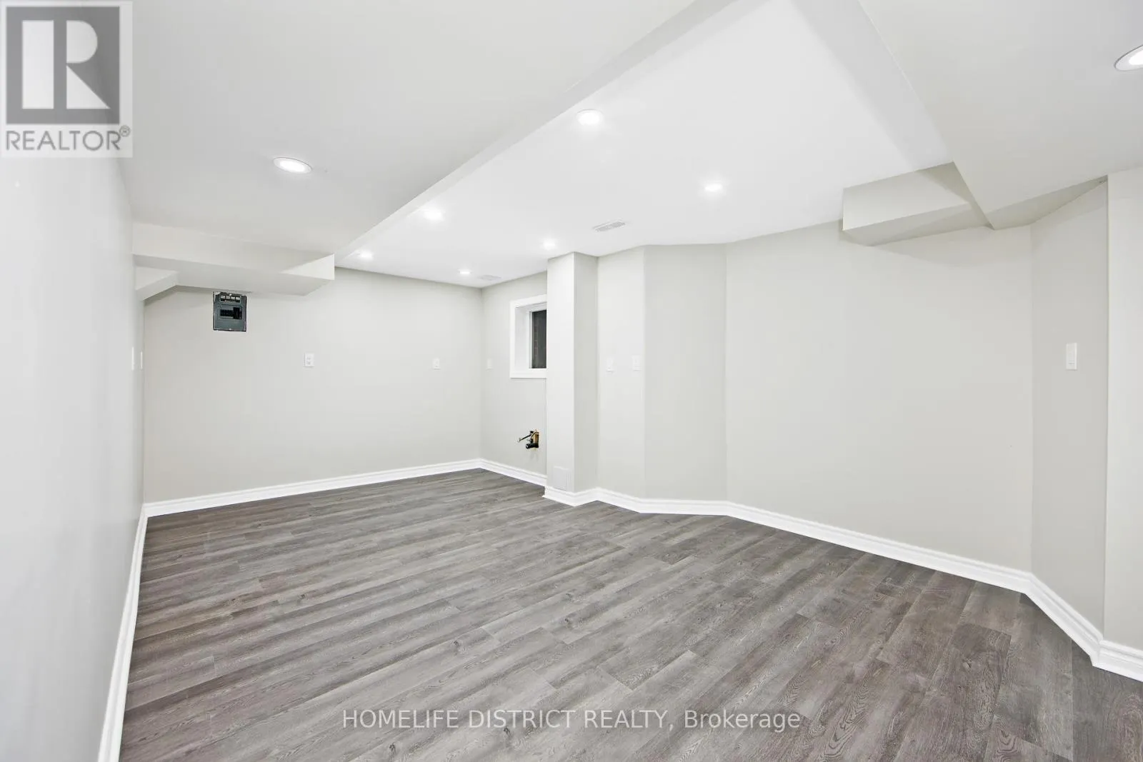 50 WELDRICK CRESCENT