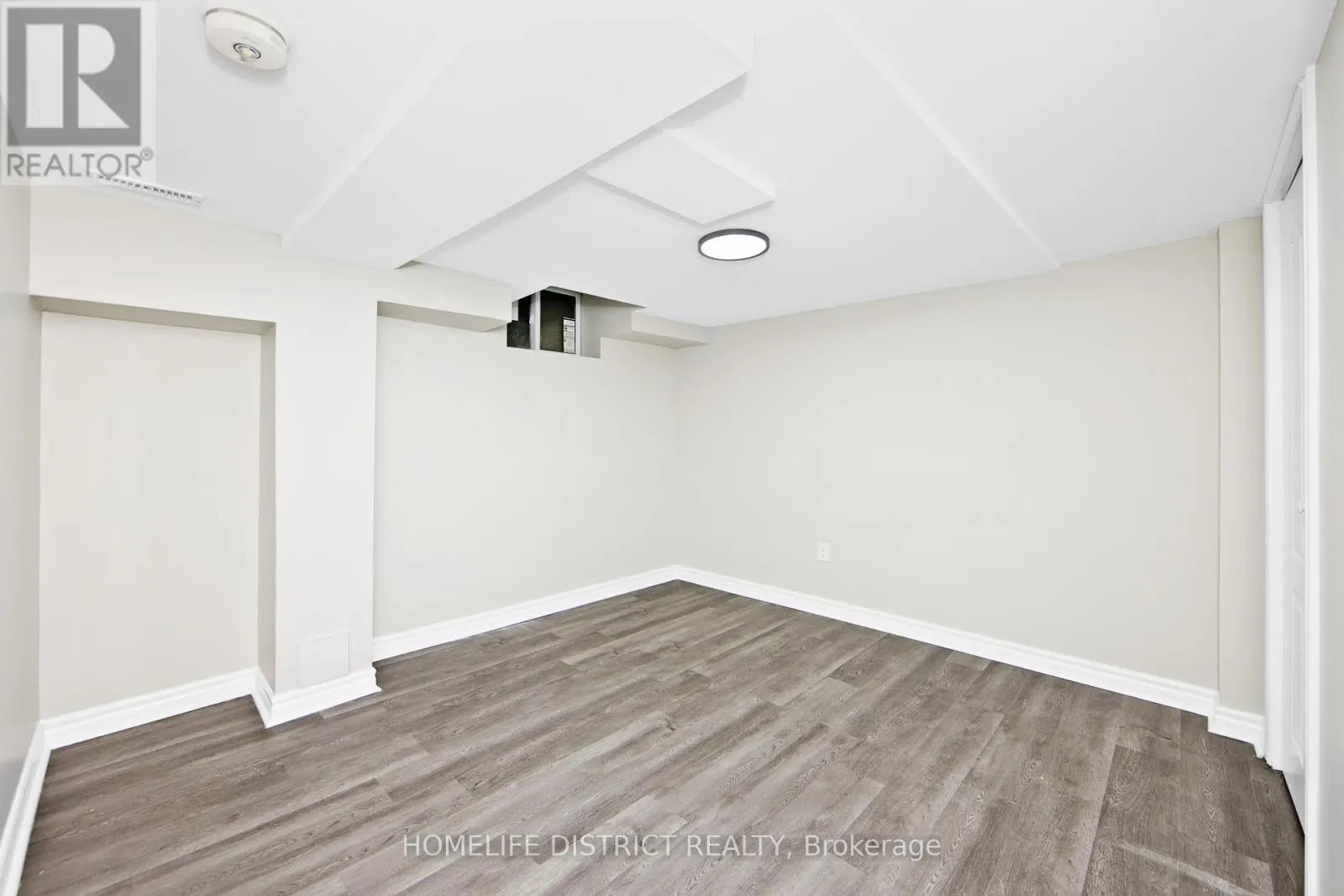 50 WELDRICK CRESCENT