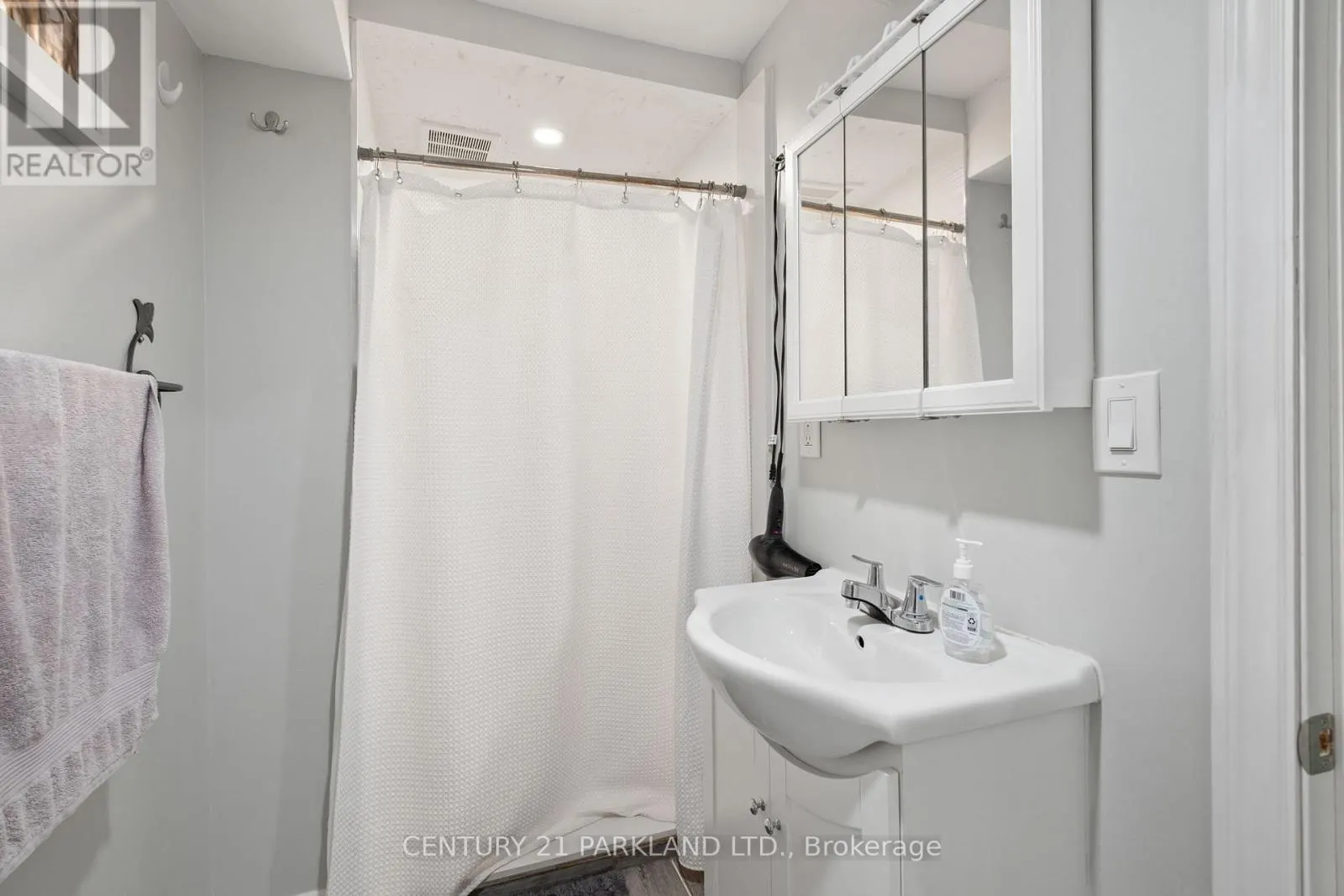 87 BONACRES AVENUE